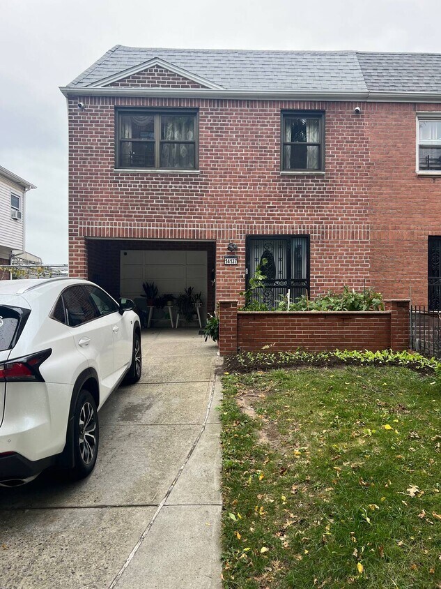 Foto principal - 141-37 25th Rd