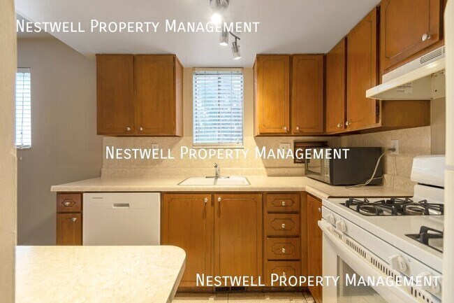 Building Photo - $250 OFF 1ST MONTH'S RENT - Charming Studi...