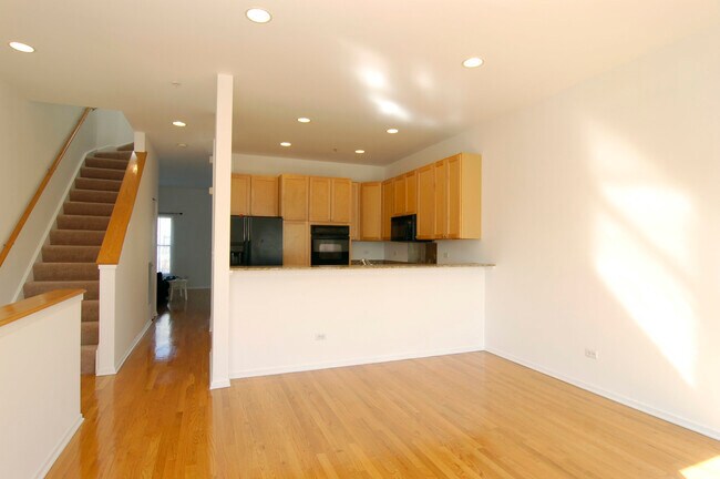 Building Photo - 59 W 15th St