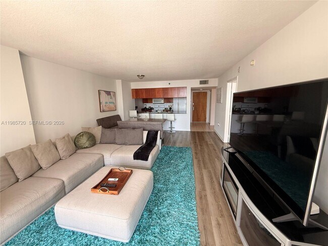 Foto del edificio - 1200 Brickell Bay Dr