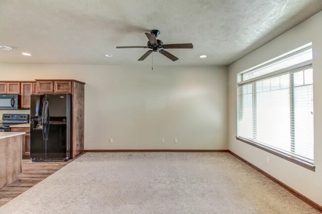 Building Photo - Lobelia & Bison Trail Twinhomes