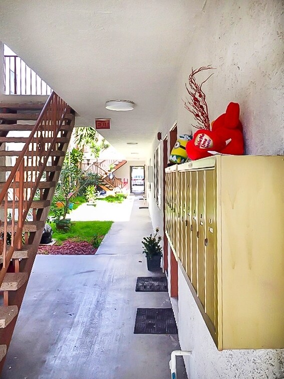 Foto del edificio - 1351 W 228th St