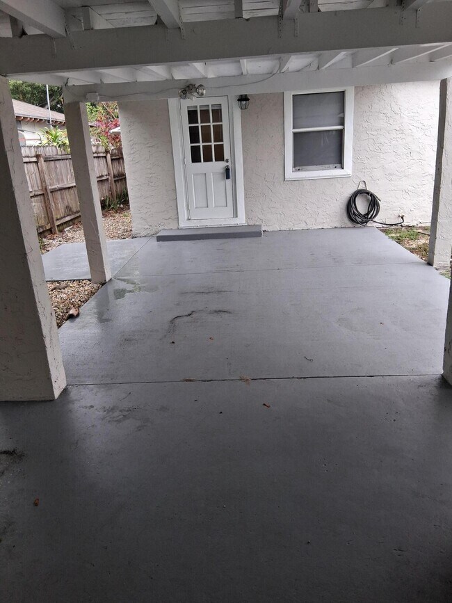 Foto del edificio - 5815 Garden Ave