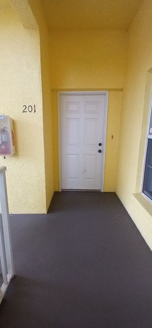 Foto del edificio - 2140 Heron Lake Dr