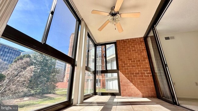 Foto del edificio - 1001 N Randolph St