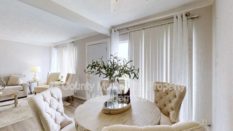 Foto principal - 810 Bellevue Rd