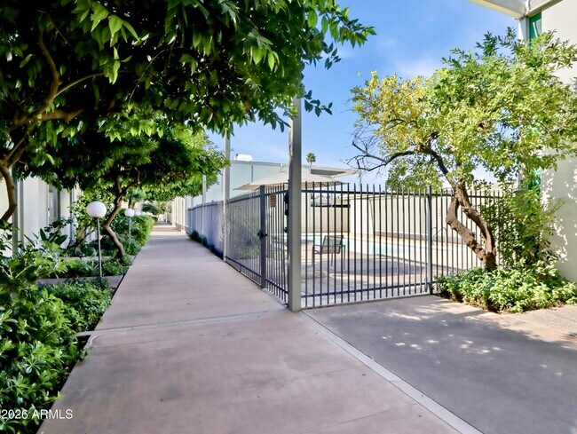 Foto del edificio - 4411 N 40th St
