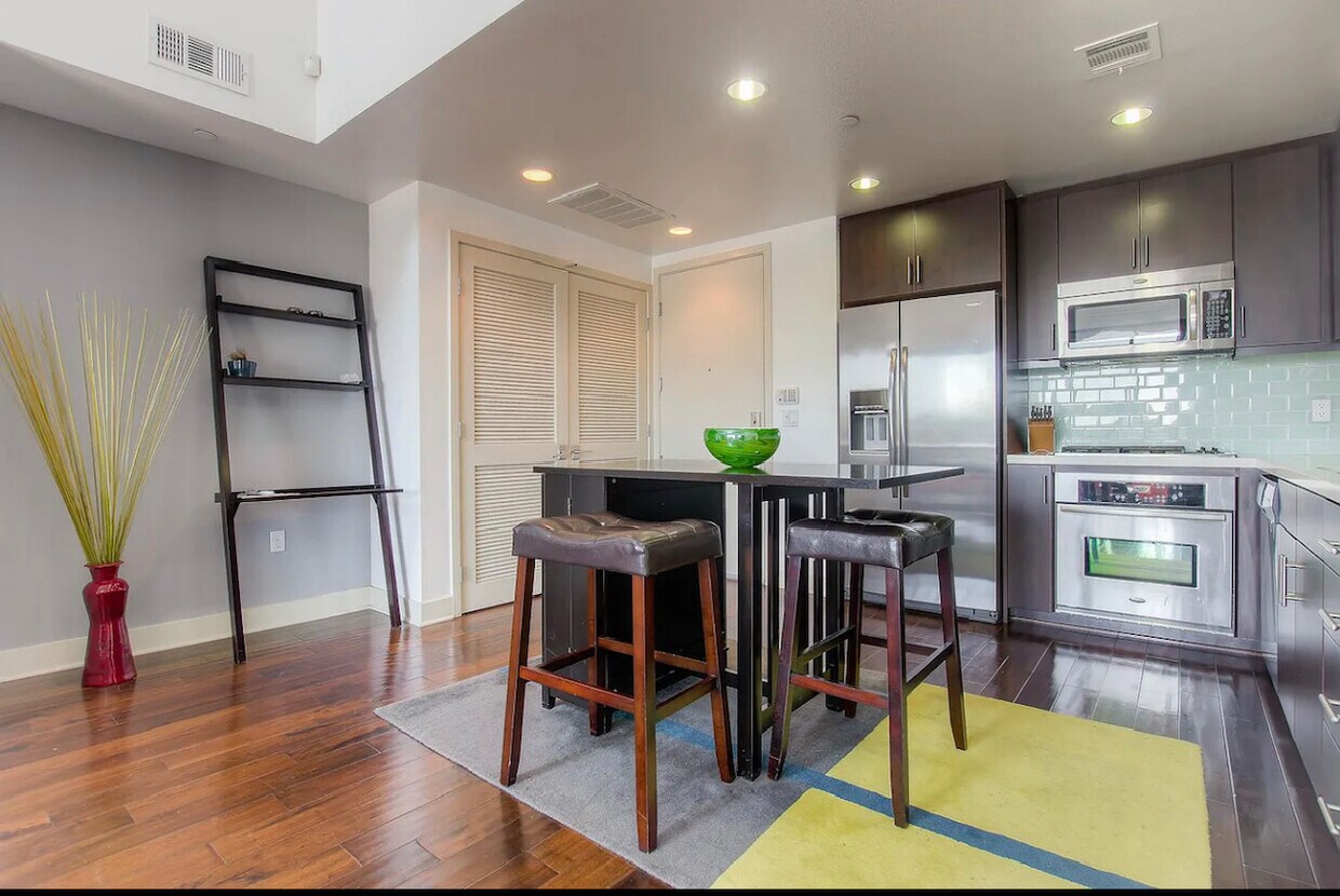 4211 Redwood Ave Unit 409, Los Angeles, CA 90066 Condo for Rent in