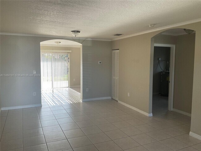 Foto del edificio - 20564 NW 19th Ave