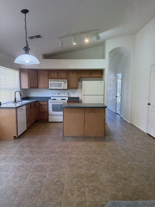 Foto del edificio - Spacious home in Rancho El Dorado