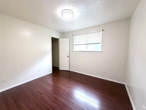 Building Photo - 7303 Shiner Ln
