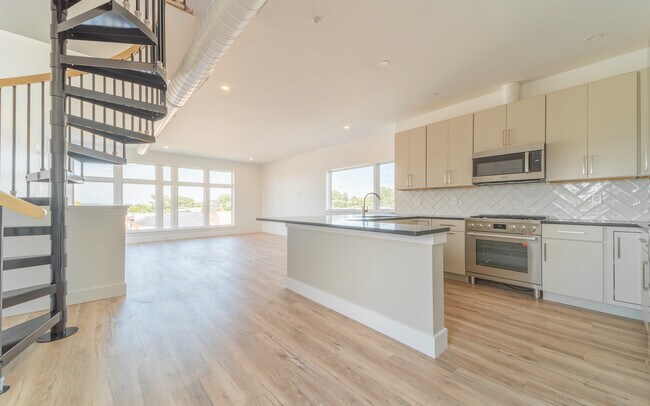 Kitchen & Living Room - 428 Penn Ave