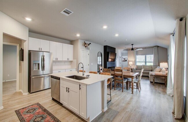 Building Photo - 14810 Archer Ct