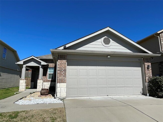 Building Photo - 9809 Baden Ln