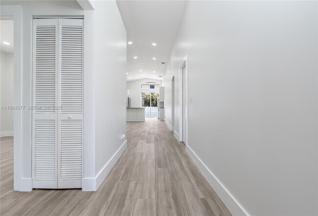 Foto del edificio - 15130 SW 49th Ct