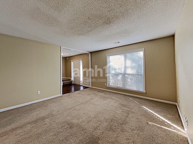 Foto del edificio - 3472 Chastain Glen Ln NE