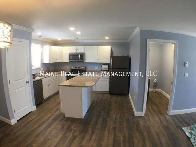 Building Photo - 66 Basketball Ct