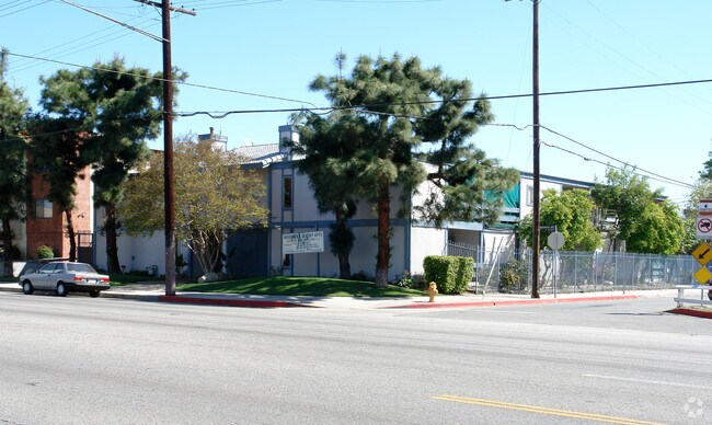 Building Photo - 7100 Woodman Ave