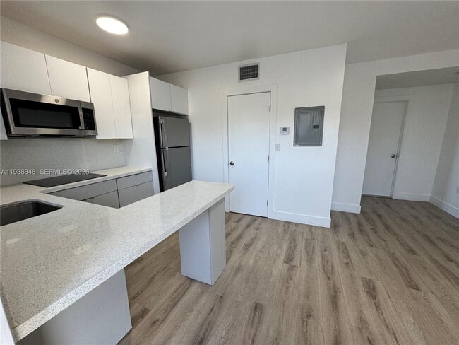 Building Photo - 1971 NW 2nd Ct