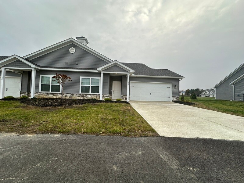 700 N Center St LaGrange, OH 44050 – photo 1 of 27