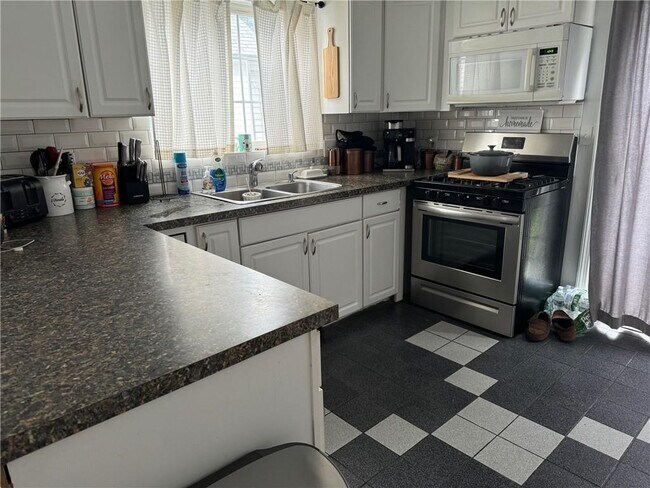 Foto del edificio - 24 Hazael St