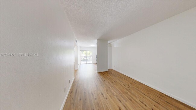 Foto del edificio - 2463 Coral Wy