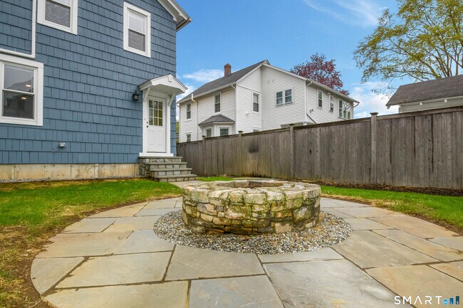 Foto del edificio - 234 N Pine Creek Rd