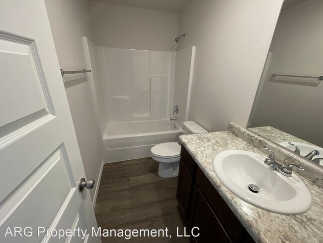 Building Photo - 4 br, 2 bath House - 1742 Loveland Street