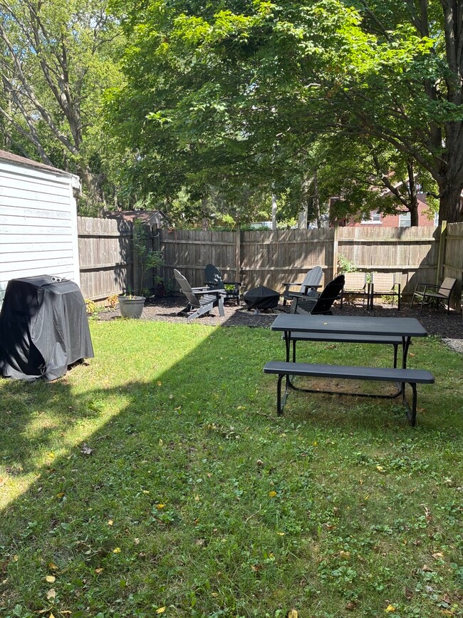 Building Photo - 501 W Columbia Ter