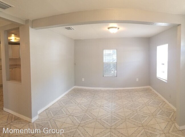 Building Photo - 3 br, 1 bath House - 3911 E. Hanna Ave.