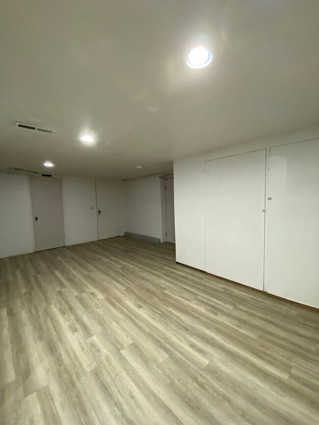 Building Photo - 1407 X Ave