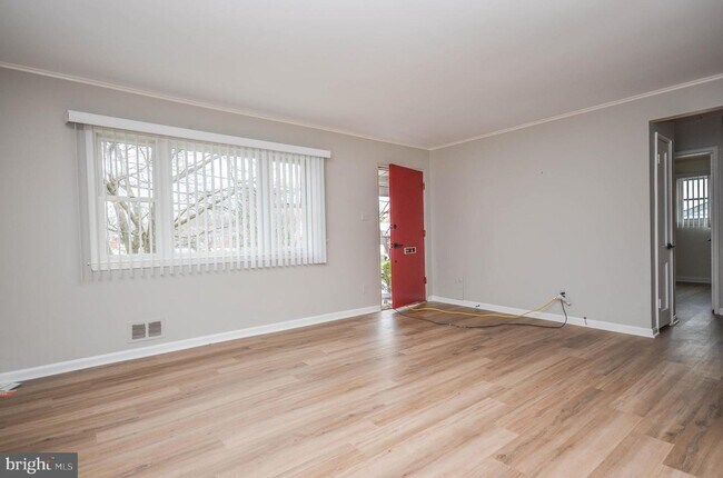 Building Photo - 4426 Hallet St
