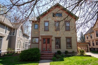 Building Photo - 130 College Ave NE