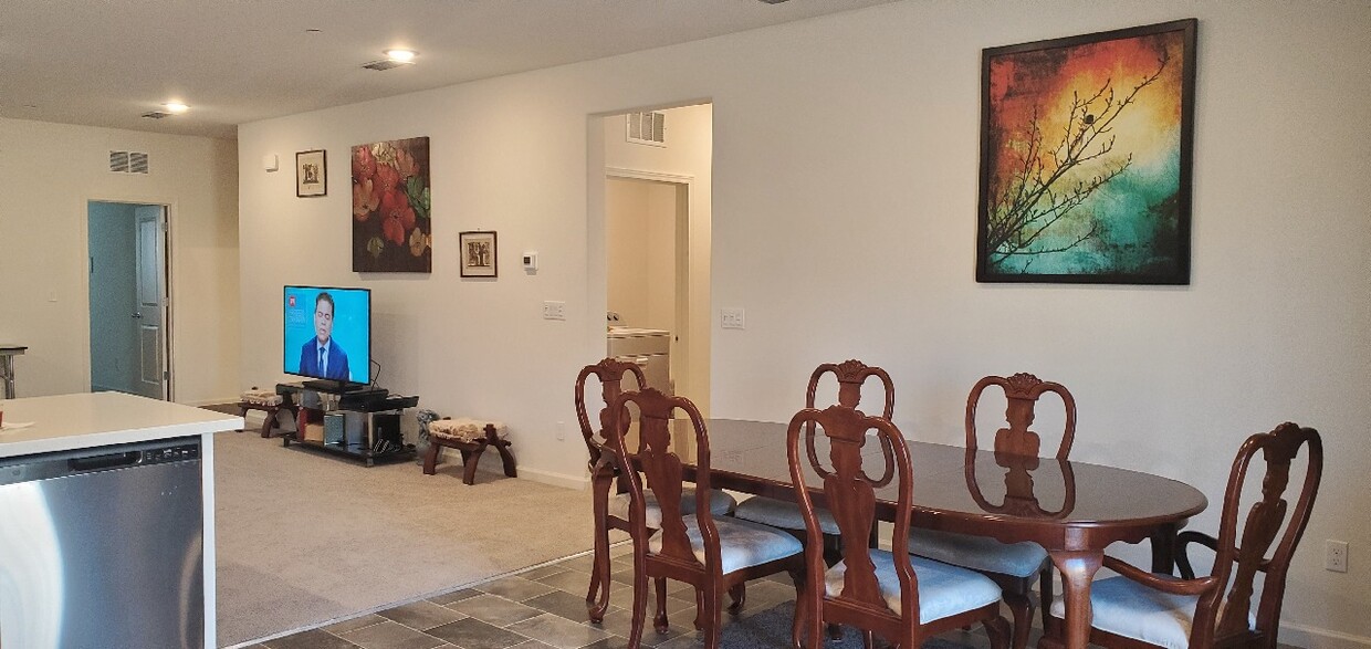 Foto del edificio - 3565 Nile St