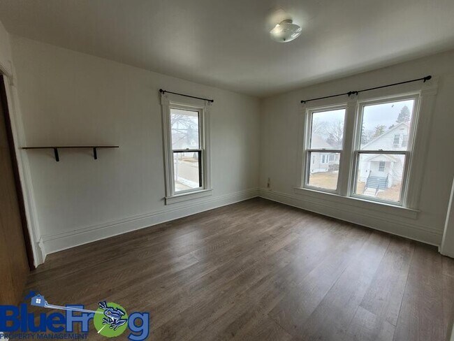 Building Photo - 153a Brockway Ave
