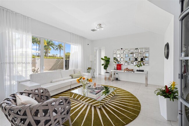Foto del edificio - 7515 NW 99th Ave