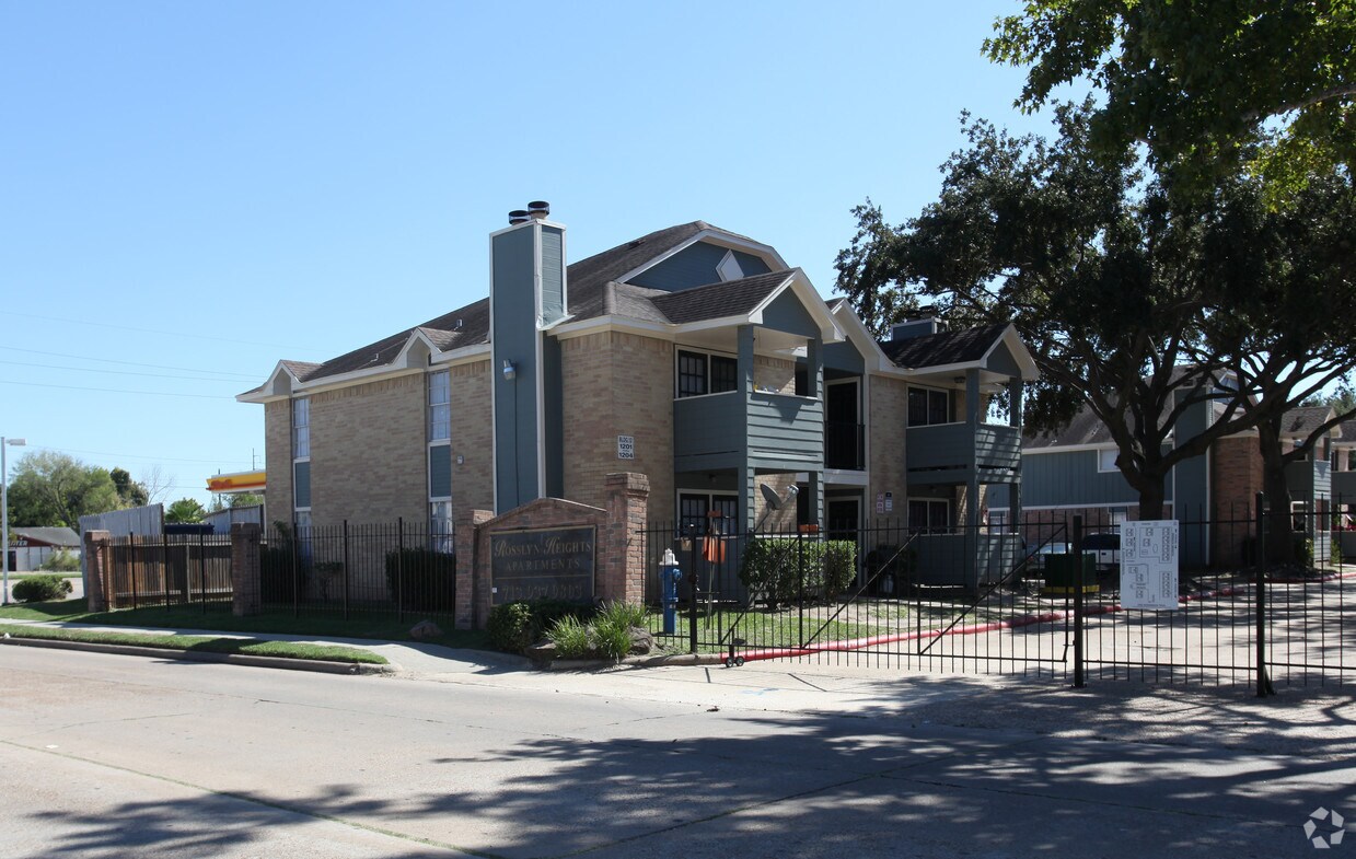 Rosslyn Heights Apartments in Houston, TX