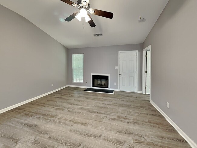 Building Photo - 447 Bald Eagle Way