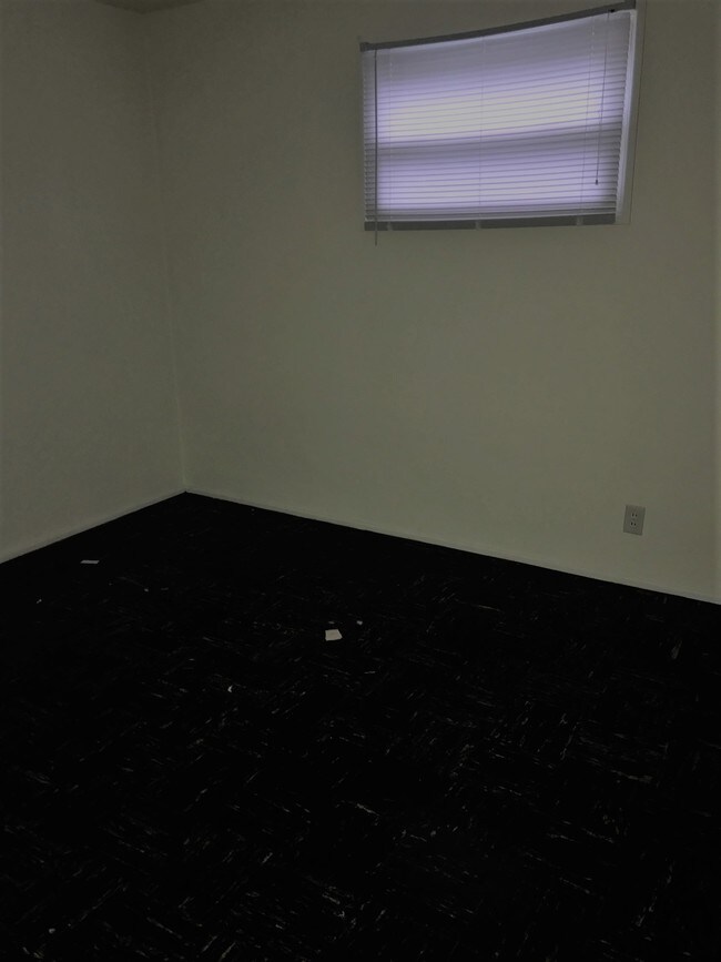 Building Photo - 1503 Joanne Ln