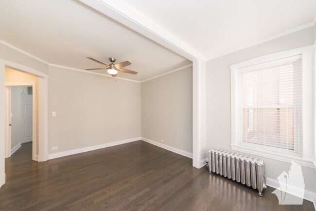 Foto del edificio - 5055 N Damen Ave