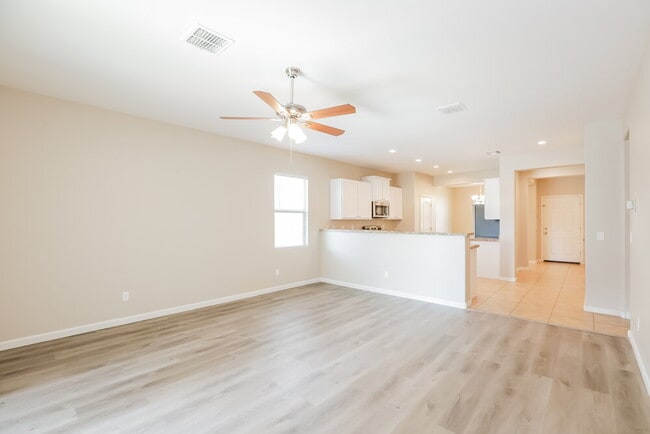 Foto del edificio - 4887 S 245th Ln