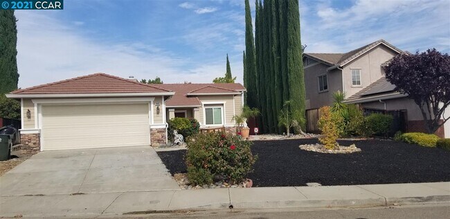 Building Photo - 1405 Stoney Gorge Way