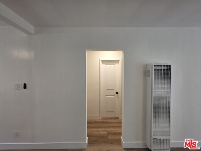 Foto del edificio - 1215 N Orange Grove Ave