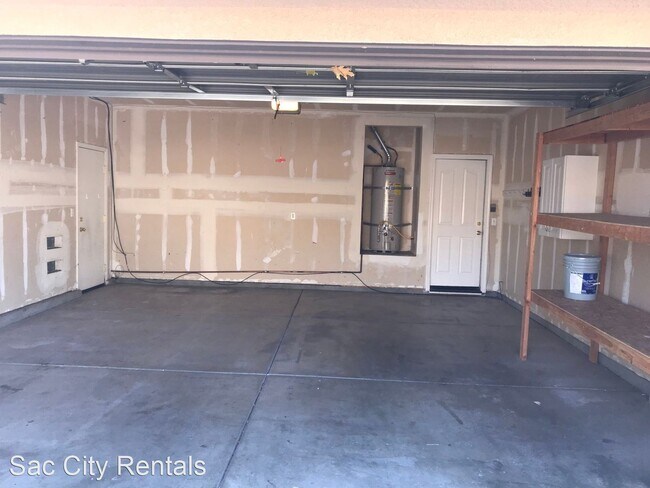 Foto del edificio - 4 br, 2 bath House - 8937 Elk Grove Blvd