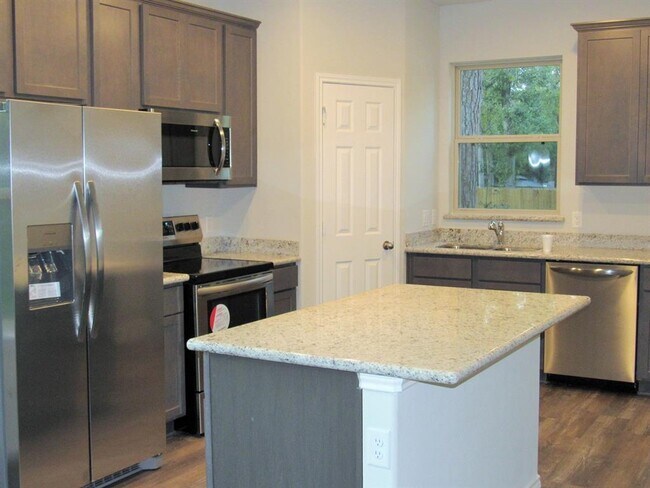 Foto del edificio - 404 Duchess River Rd