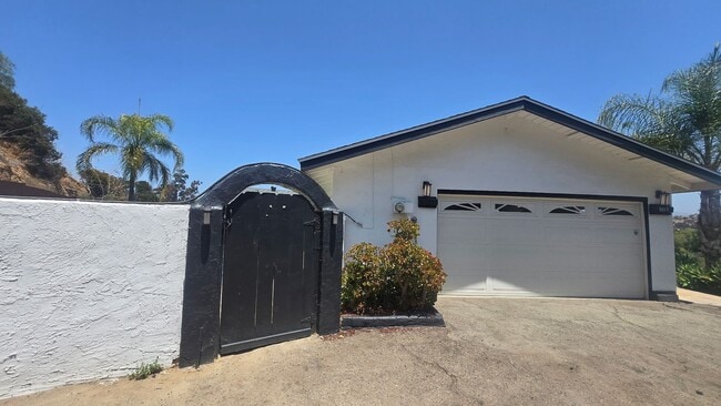 Building Photo - House FOR RENT in Bonita!! Pool and views.