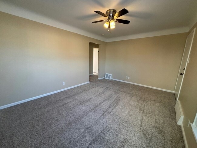 Building Photo - 16784 Toepfer Dr