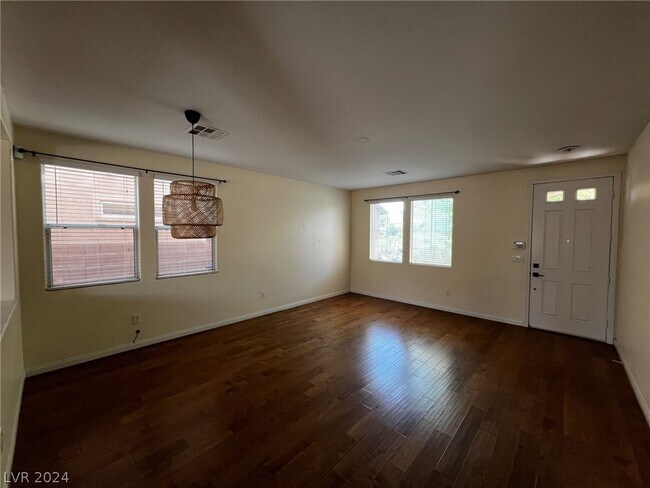 Building Photo - 2108 Mistle Thrush Dr