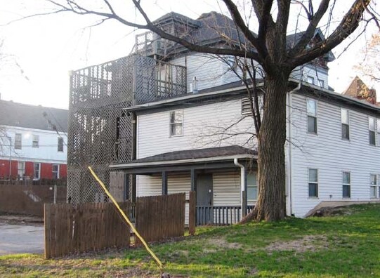 Building Photo - 3119-3125 Peery Ave
