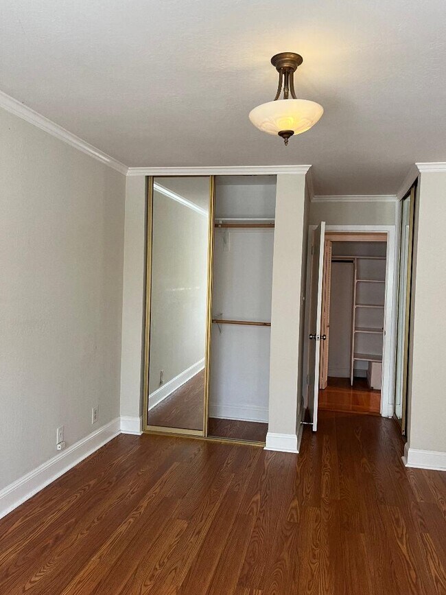 Building Photo - 1289 Dolores St